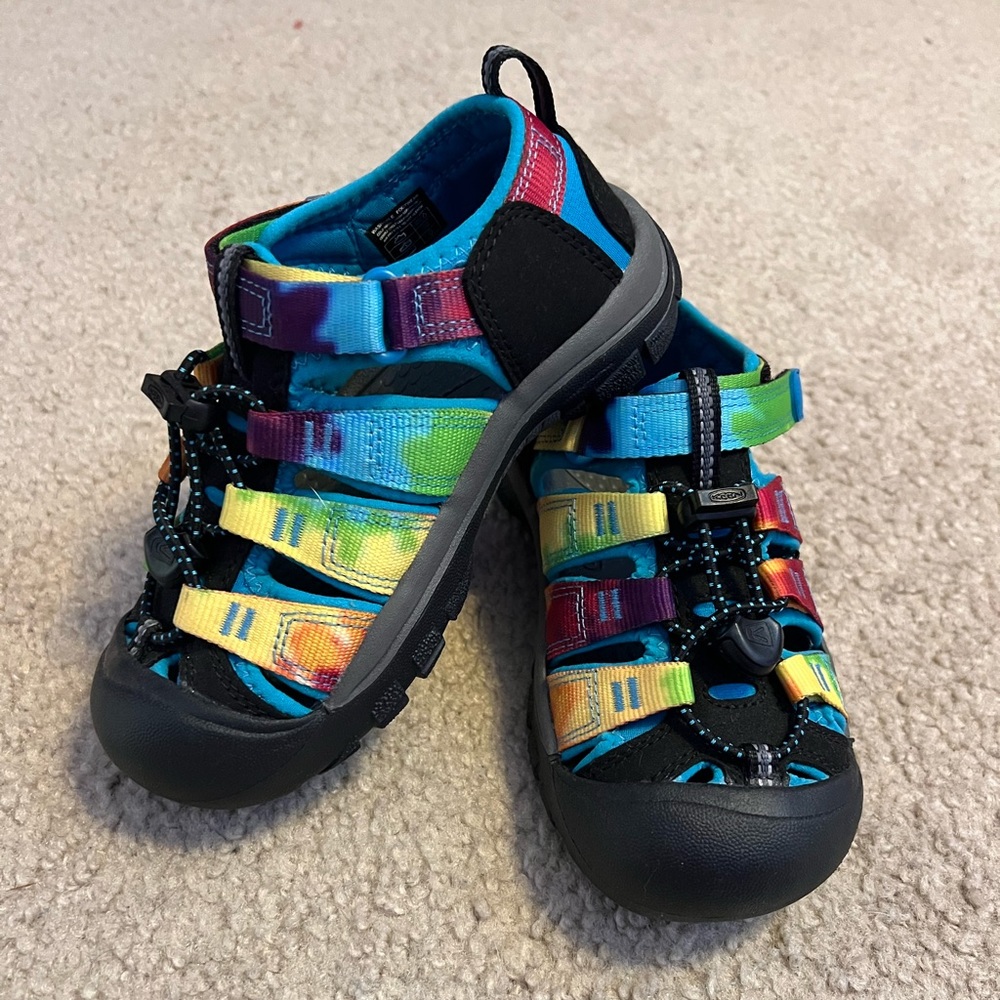Brand new Keen Newport H2 never worn girls size 13.